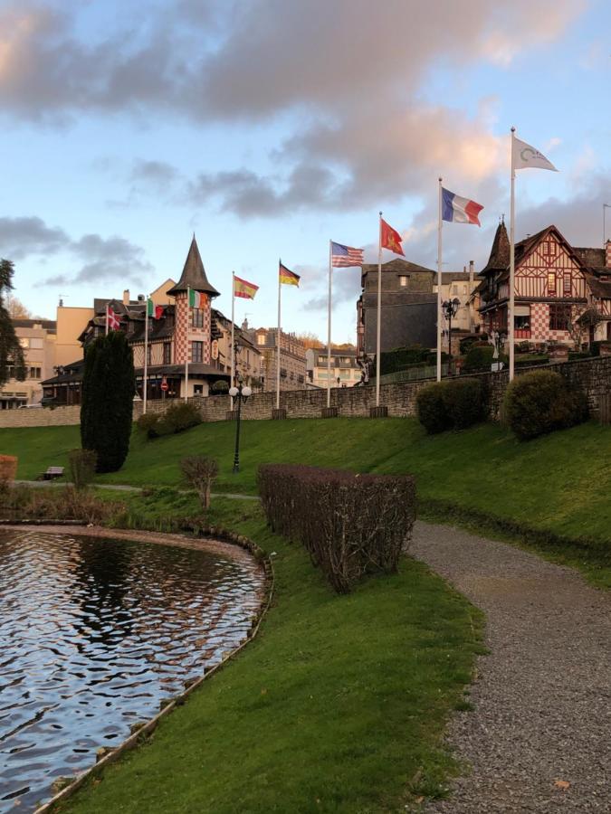 Bed and Breakfast Manoir De La Prise Tarot Bagnoles de l'Orne Normandie Экстерьер фото